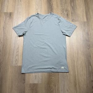 Vuori Shirt Mens Medium Gray Pima Cotton Crewneck Stretch Tee T-Shirt Casual